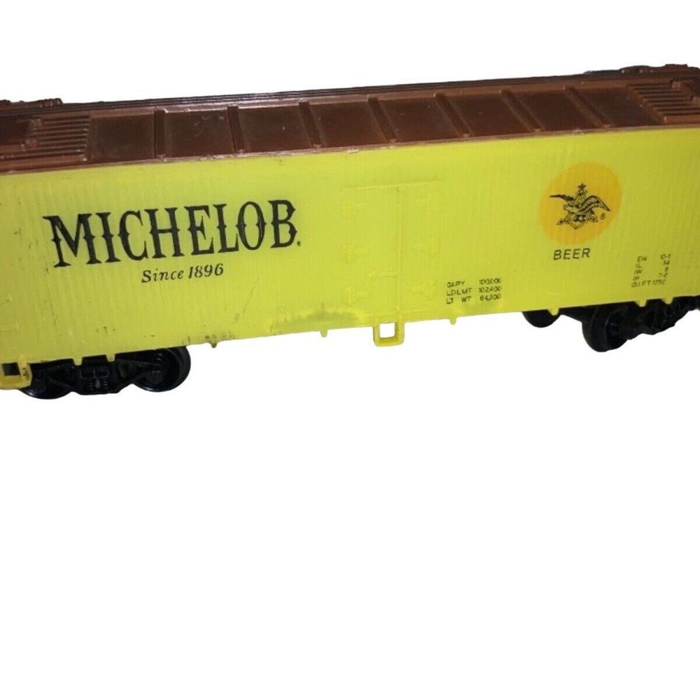 Vintage HO Michelob Advertising Beer Reefer Car